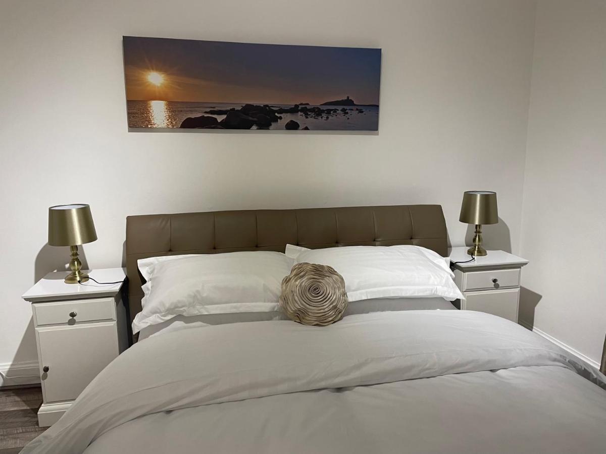Bright And Spacious 2 Bedroom Apartment Sutton  Extérieur photo
